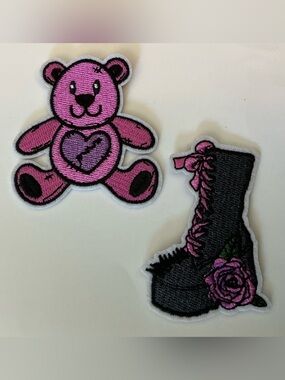 2 IRON OR SEW ON EMBROIDERED PATCHES PINK BEAR AND PLATFORM BOOT